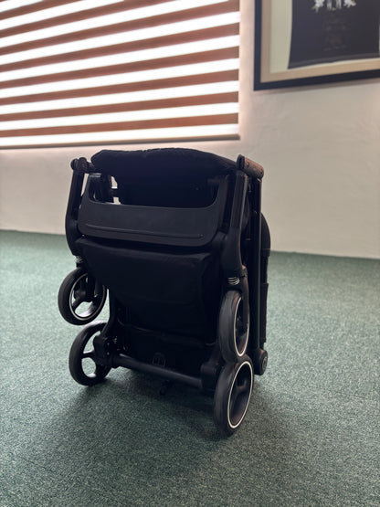 Beezy - Moon Black (DEMO Unit)